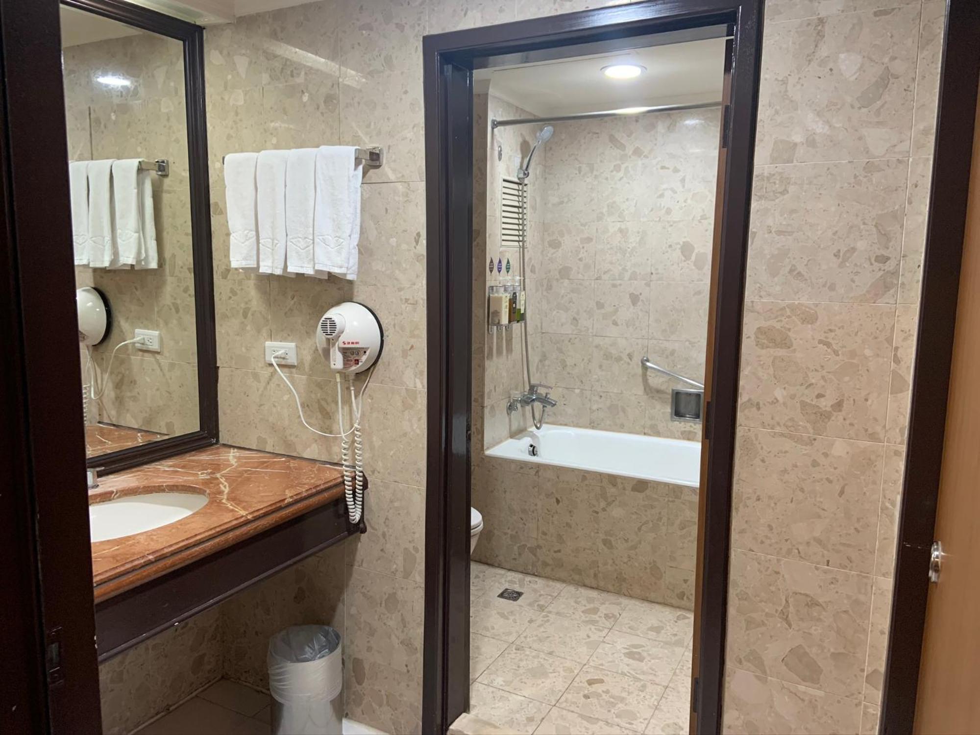 Ct Green Bay Hot-Spring Hotel Wanli Dış mekan fotoğraf